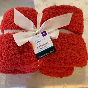 NWT Mainstays Red Faux Shearling Blanket 102”x90”